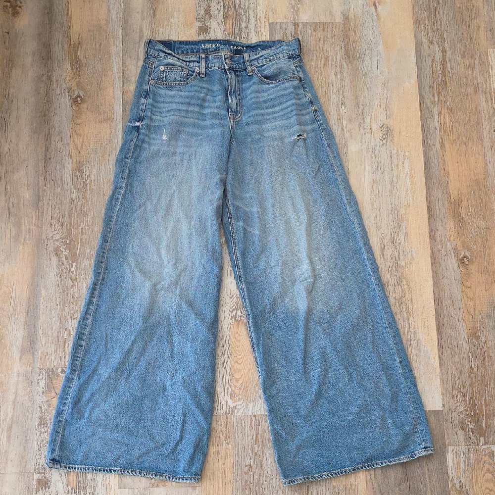 American Eagle Super High Rise Ultra Wide Leg Jeans Size 4